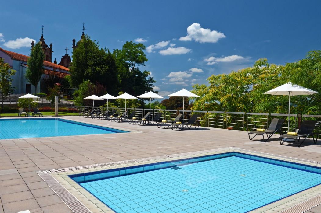 Pousada Mosteiro De Guimarães Exteriér fotografie Swimming pool