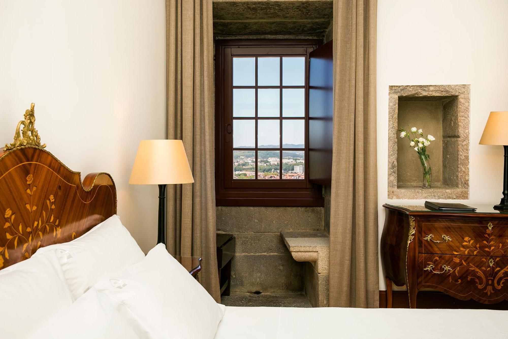 Pousada Mosteiro De Guimarães Exteriér fotografie A room at the Hotel